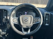 Volvo XC40 B4 R-DESIGN PRO MHEV 32