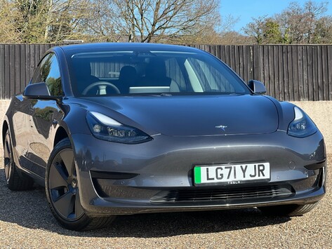 Tesla Model 3 STANDARD RANGE PLUS