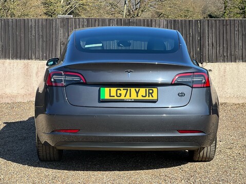 Tesla Model 3 STANDARD RANGE PLUS 8