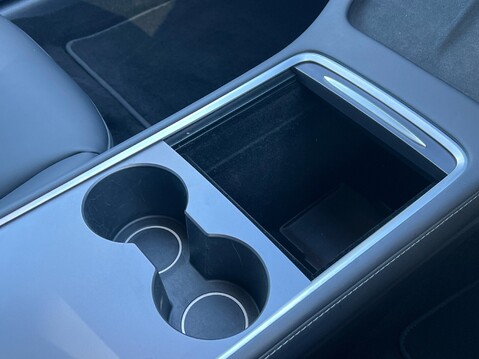 Tesla Model 3 STANDARD RANGE PLUS 23