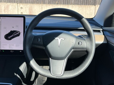 Tesla Model 3 STANDARD RANGE PLUS 31