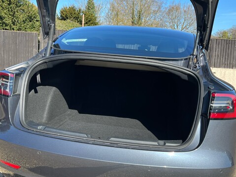 Tesla Model 3 STANDARD RANGE PLUS 33
