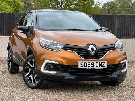 Renault Captur ICONIC TCE