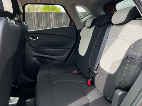 Renault Captur ICONIC TCE 9