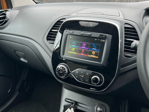 Renault Captur ICONIC TCE 12