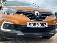Renault Captur ICONIC TCE 16