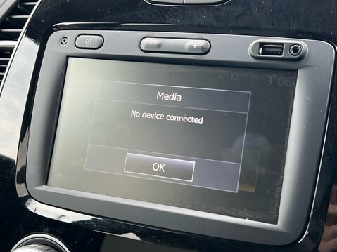 Renault Captur ICONIC TCE 20