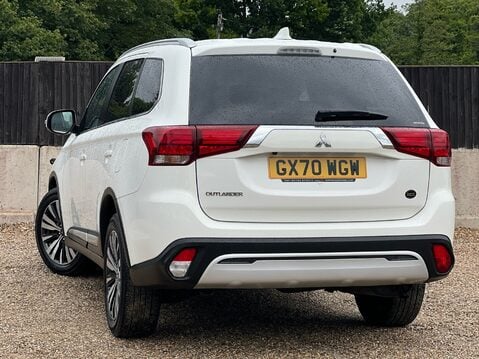 Mitsubishi Outlander EXCEED 2