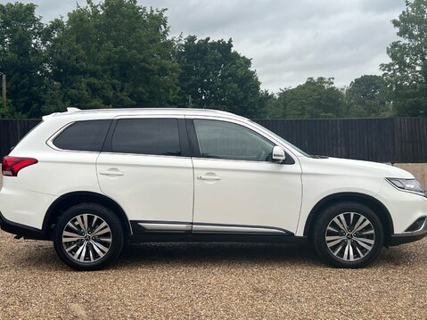 Mitsubishi Outlander EXCEED 5
