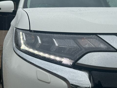 Mitsubishi Outlander EXCEED 14