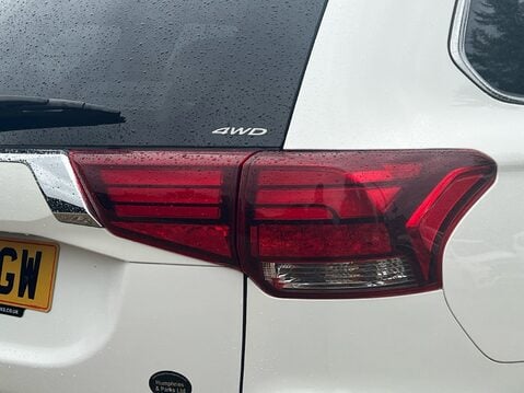 Mitsubishi Outlander EXCEED 15