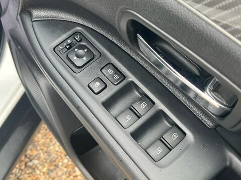Mitsubishi Outlander EXCEED 33