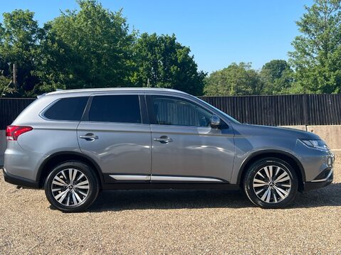 Mitsubishi Outlander DESIGN 5