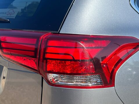 Mitsubishi Outlander DESIGN 15