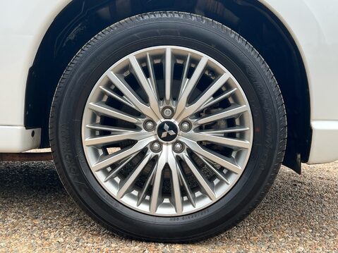 Mitsubishi Outlander PHEV DYNAMIC SAFETY 4