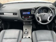 Mitsubishi Outlander PHEV DYNAMIC SAFETY 10