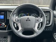 Mitsubishi Outlander PHEV DYNAMIC SAFETY 33