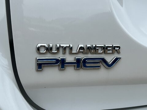 Mitsubishi Outlander PHEV DYNAMIC SAFETY 37