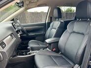 Mitsubishi Outlander EXCEED 3