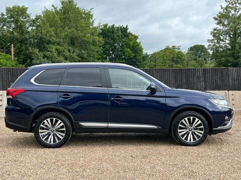 Mitsubishi Outlander EXCEED 5