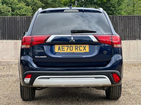 Mitsubishi Outlander EXCEED 8