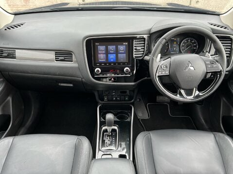Mitsubishi Outlander EXCEED 10