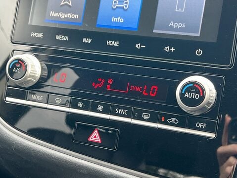 Mitsubishi Outlander EXCEED 25