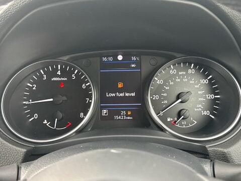 Nissan Qashqai DIG-T ACENTA PREMIUM DCT 11