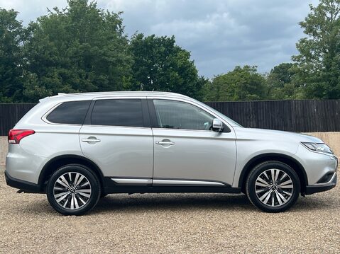 Mitsubishi Outlander EXCEED 5