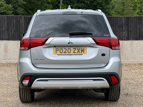 Mitsubishi Outlander EXCEED 8