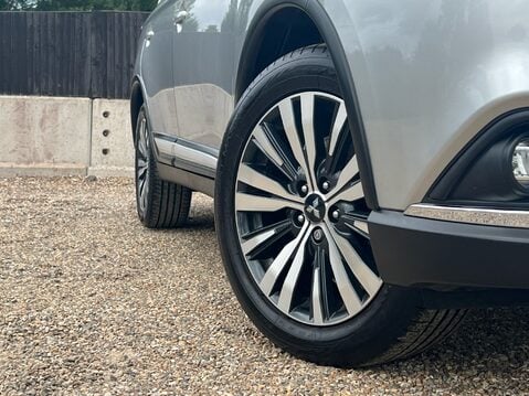 Mitsubishi Outlander EXCEED 13