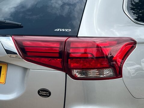 Mitsubishi Outlander EXCEED 15