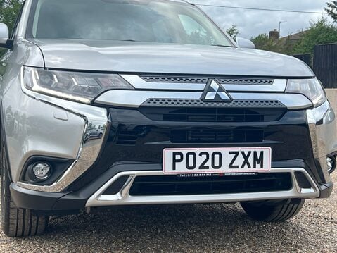 Mitsubishi Outlander EXCEED 16