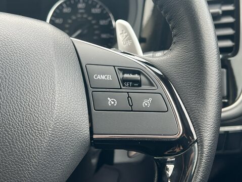 Mitsubishi Outlander EXCEED 30