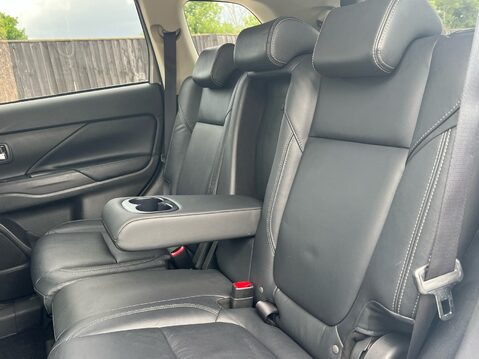 Mitsubishi Outlander EXCEED 38