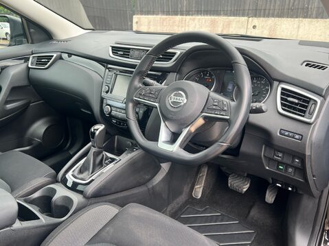 Nissan Qashqai DIG-T N-CONNECTA DCT 32