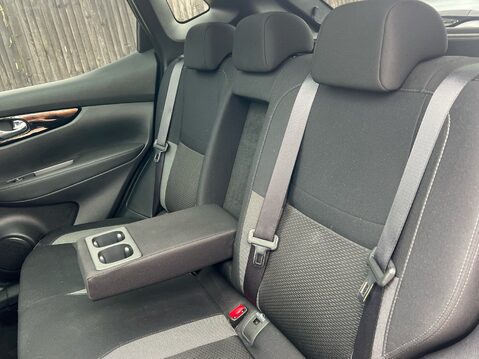 Nissan Qashqai DIG-T N-CONNECTA DCT 37