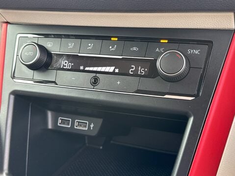 Volkswagen Polo BEATS TSI DSG 25
