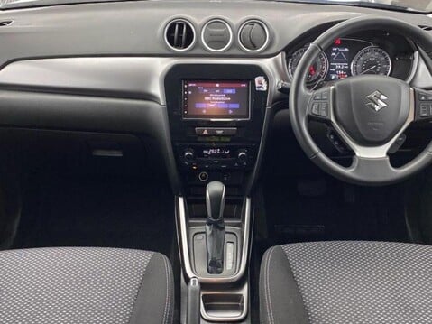 Suzuki Vitara SZ-T BOOSTERJET MHEV 4