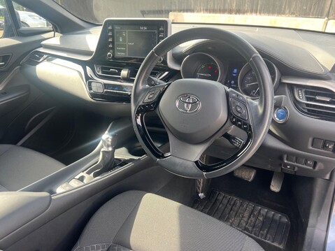 Toyota C-HR ICON 3