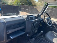 Land Rover Defender 130 TD C/C 9
