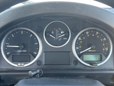 Land Rover Defender 130 TD C/C 11
