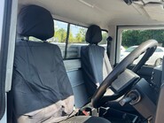 Land Rover Defender 130 TD C/C 33