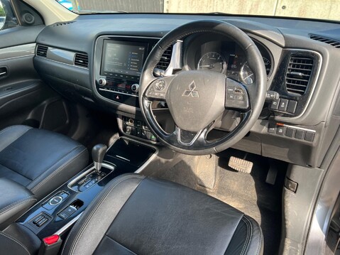 Mitsubishi Outlander EXCEED 3