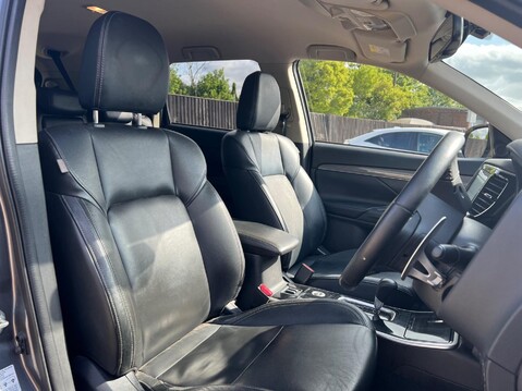 Mitsubishi Outlander EXCEED 4