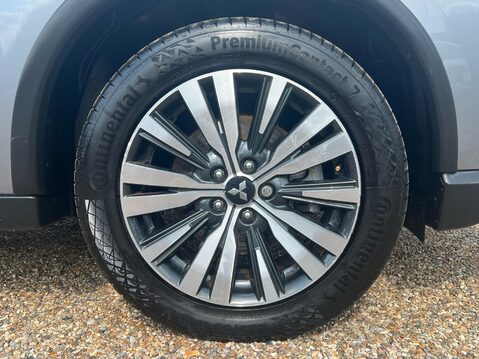 Mitsubishi Outlander EXCEED 4