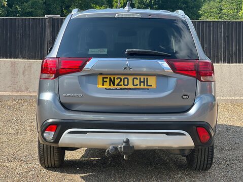 Mitsubishi Outlander EXCEED 8