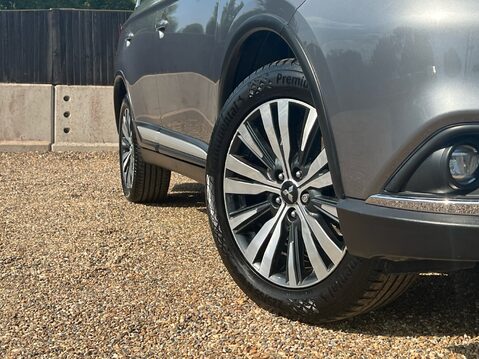 Mitsubishi Outlander EXCEED 13