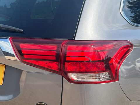 Mitsubishi Outlander EXCEED 15