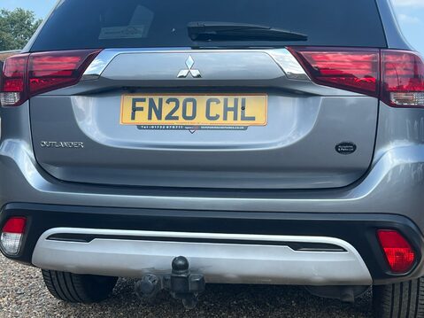 Mitsubishi Outlander EXCEED 17